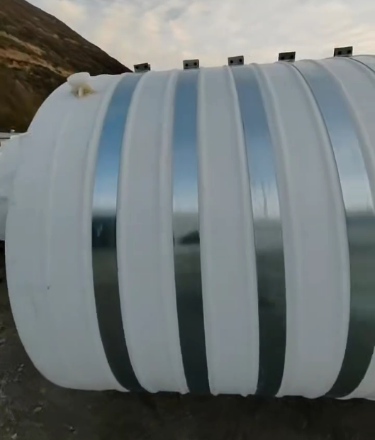 圆形西固塑料桶批量交付案例：结构稳定，适配多行业液体储运需求